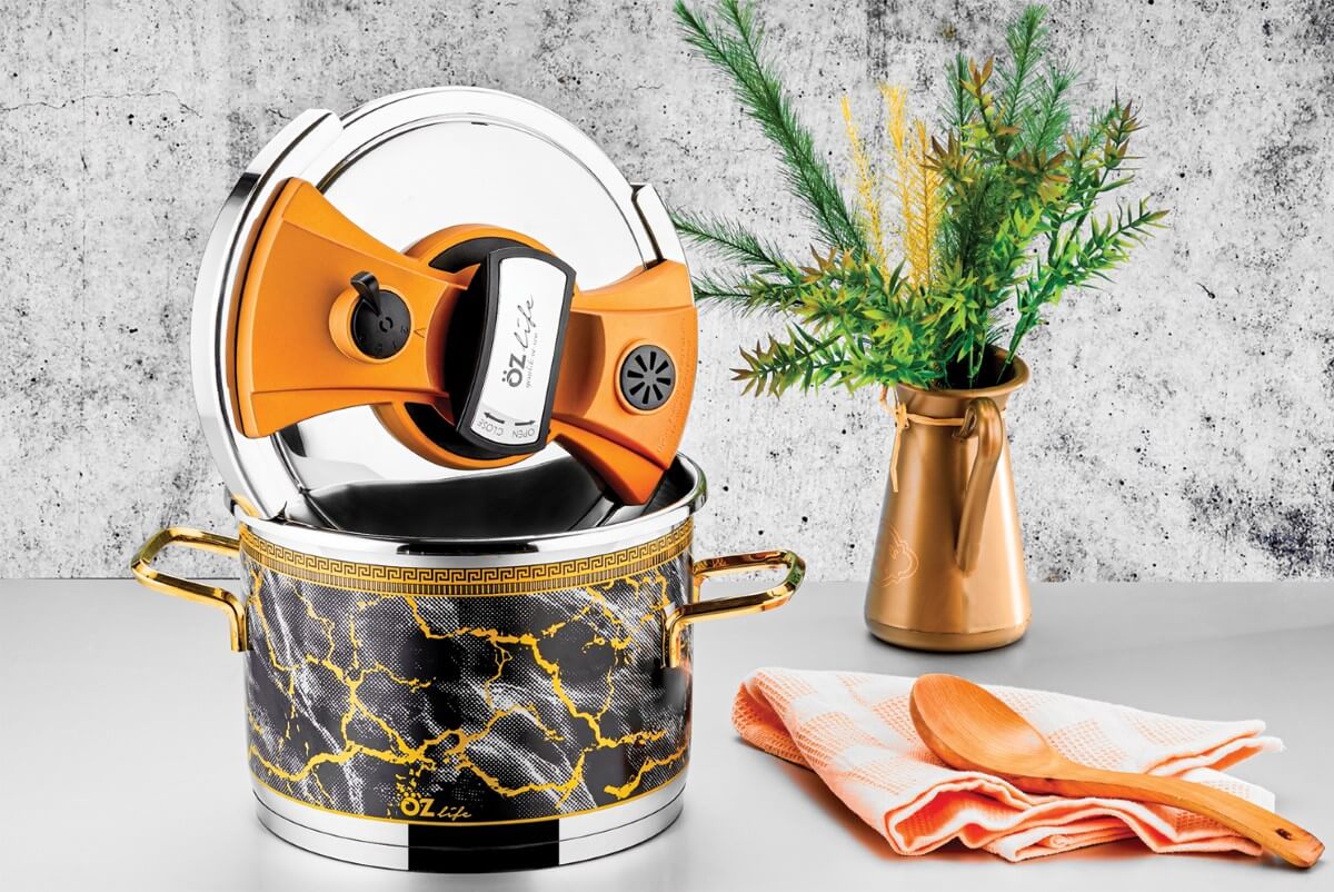 OZ LIFE, Pressure Cooker, 8Litre, Stanlss Still, 18/10, Good Quality,  With Lid جدر ضغط ستانلس ستيل من العيار الثقيل 18/10 من ماركة اوز لايف بسعة 8 لتر صنع في تركيا