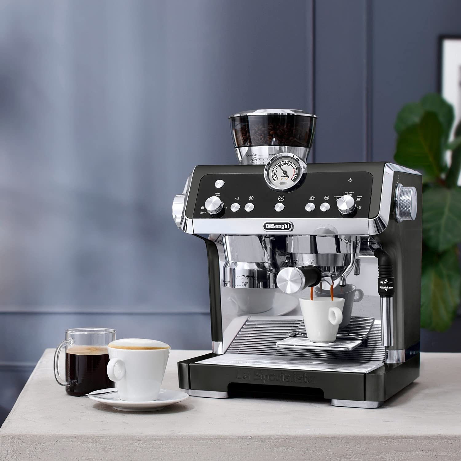 De'Longhi Bean to Cup Coffee Machine La Specialista, Barista Pump Espresso, Cappuccino Maker with Smart Tamping Station and Active Temperature Control, Black, EC9335.BK