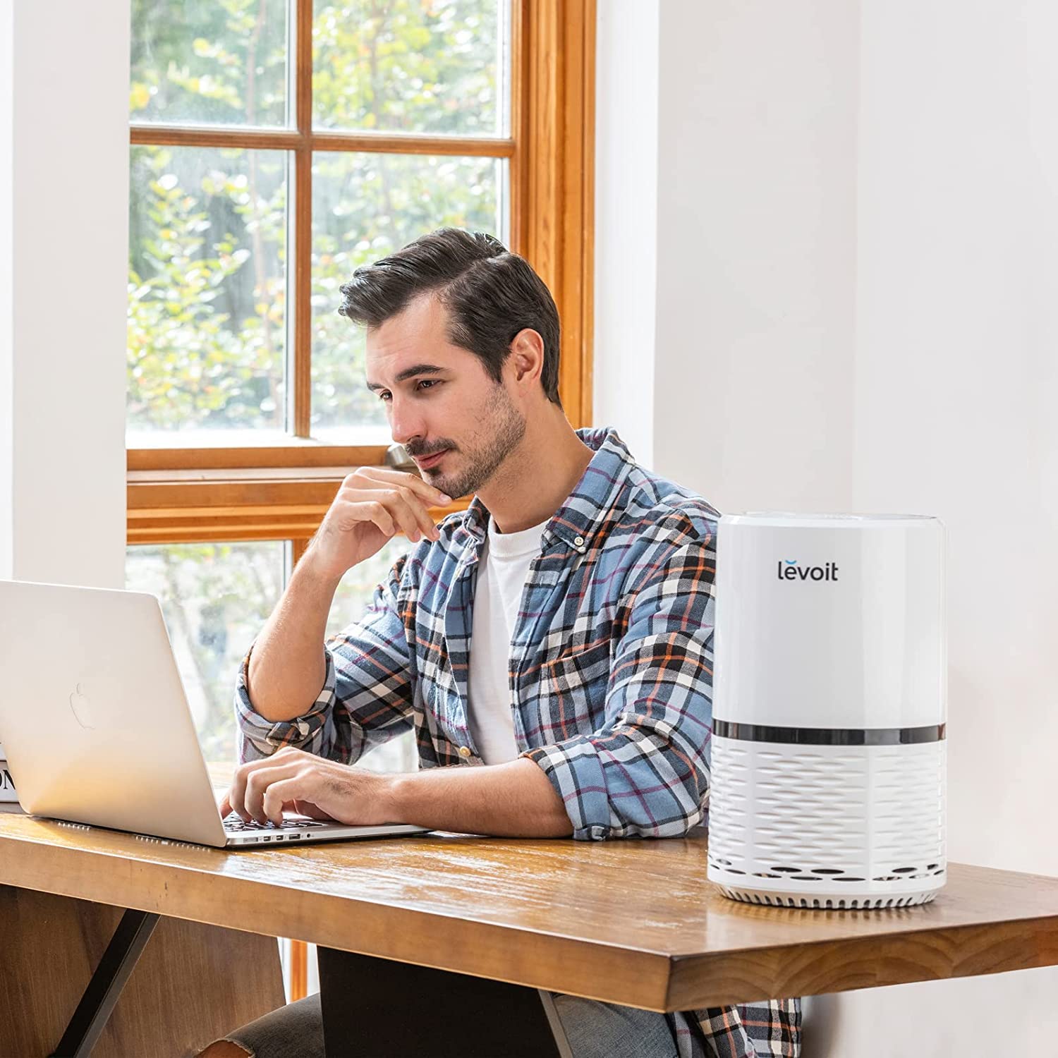 Levoit Air Purifier for Home , H13 True HEPA Filter for Allergies and Pets , Dust , Mold , and Pollen , Smoke and Odour Eliminator منقي هواء للمنزل مزود بفلتر ترو هيبا اتش 13 للحساسية والحيوانات الاليفة والغبار والعفن ولقاح الازهار والدخان من ليفويت