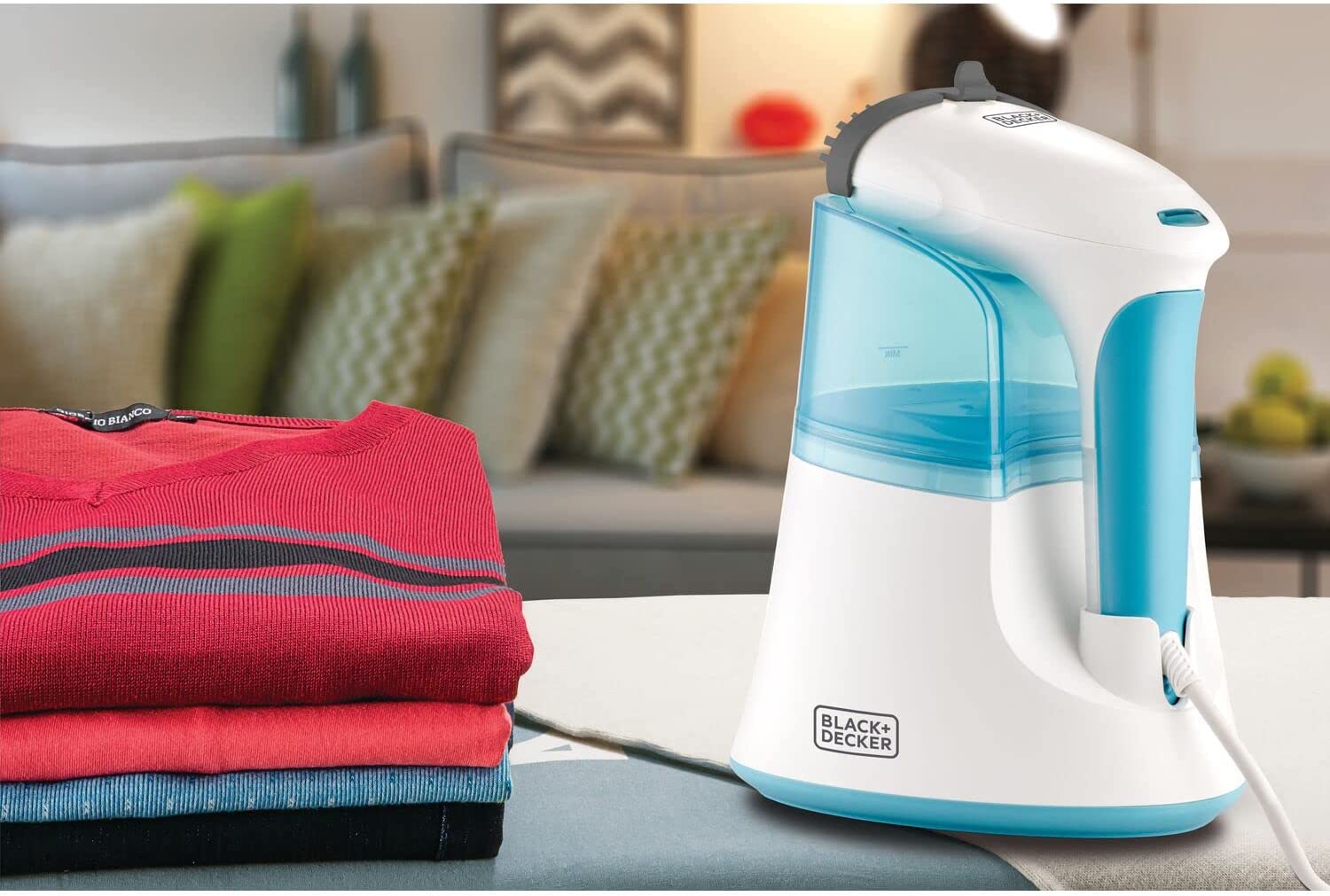 BLACK + DECKER Automatic Refill Hand Garment Steamer 700ml مكواة بخار يدوية للملابس من بلاك + ديكر