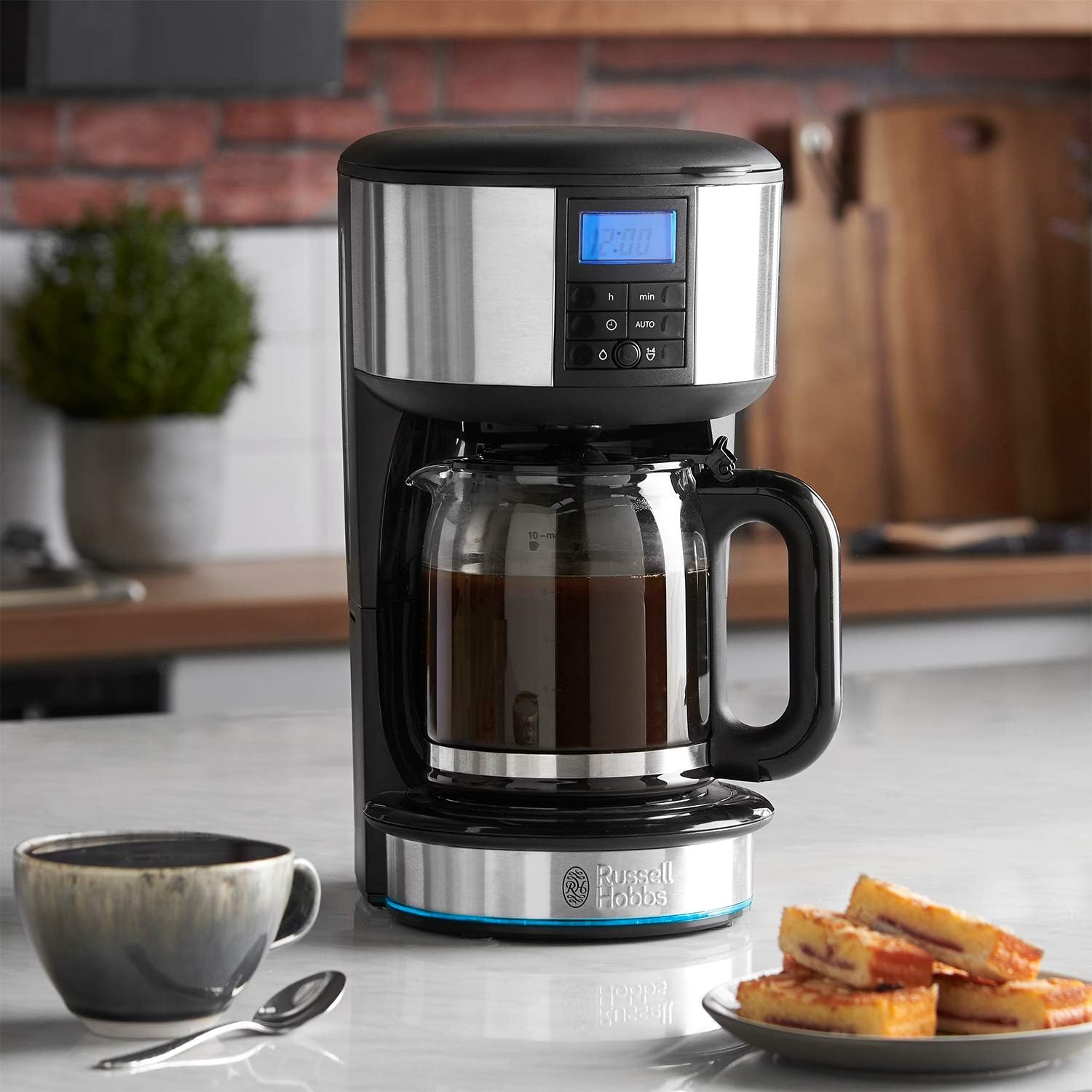 Russell Hobbs Buckingham Filter Coffee Maker, 1000Watts, 1.25 Litre, 24-hour programmable timer, 50% faster, 2-4 cup option, auto clean feature, 20680 - Black, 1 year warranty